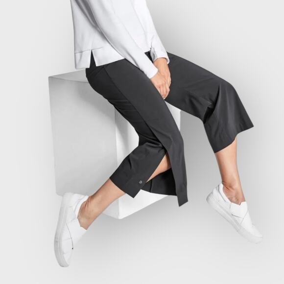 Athleta Size 2 Black Tribeca Wide Leg Crop Pants Snap Split Hem Athleisure Zip - Picture 1 of 11